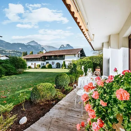 Alpine Garden Apartment *